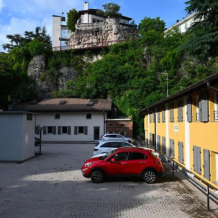 Cityu - Grazioli 27 Trento Centro Con Parcheggio Privato Gratuito Ngoại thất bức ảnh